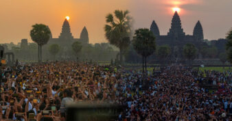 សមរាត្រី បានទាក់ទាញភ្ញៀវទេសចរជាង ៧ម៉ឺនាក់ មកទស្សនា ព្រឹត្តិការណ៍ដ៏អស្ចារ្យនៅប្រាសាទអង្គរ