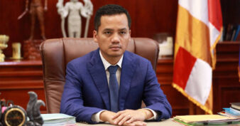 រដ្ឋមន្ត្រីក្រសួងមហាផ្ទៃ បញ្ជាឱ្យស្នងការរងខេត្តបន្ទាយមានជ័យ សហការជាមួយសមត្ថកិច្ចដើម្បីនាំខ្លួនកូនប្រុសមកទទួលខុសត្រូវចំពោះមុខច្បាប់