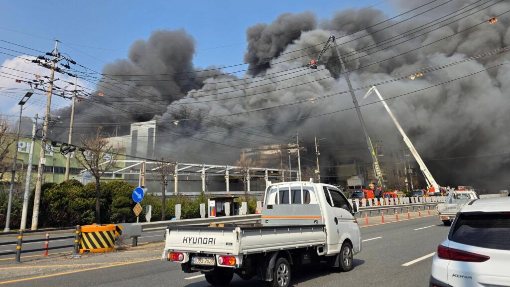 មនុស្ស ៥៥នាក់បានរងរបួស ក្នុងហេតុការណ៍ឆេះរោងចក្រមួយកន្លែងនៅកូរ៉េខាងត្បូង