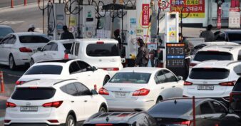 កូរ៉េខាងត្បូងកំពុងពិចារណារឹតបន្តឹងការបើកបរចំពោះសាធារណជនទូទៅ ប្រសិនបើតម្លៃប្រេងសាំងបន្តឡើងថ្លៃ