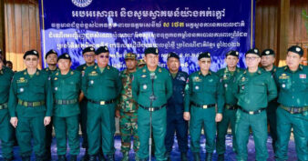 ឯកឧត្តម នាយឧត្តមសេនីយ៍ ស ថេត ស្ញប់ស្ញែងចំពោះវីរភាព និងថ្លែងអំណរគុណមន្ដ្រីនគរបាលចូលនិវត្តន៍ បានស្ម័គ្រចិត្តមកចូលបម្រើអង្គភាពវិញ ប្រឆាំងនឹងការឈ្លានពានរបស់ថៃមកលើដែនអធិបតេយ្យកម្ពុជា