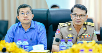 រដ្ឋបាលខេត្តកំពង់ស្ពឺ និងខេត្តកំពត សម្រេចឯកភាពគ្នាកែសម្រួលព្រំប្រទល់រដ្ឋបាល ដើម្បីដោះស្រាយបញ្ហាដីធ្លីជូនប្រជាពលរដ្ឋ១៩៤គ្រួសារ