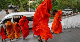 សង្ឃ ២២អង្គ​ ត្រូវបានចាប់ខ្លួនក្នុងករណីរត់ពន្ធសារធាតុខុសច្បាប់សរុប ១១០គីឡូក្រាម​ ពីប្រទេសថៃចូលទៅស្រីលង្កា