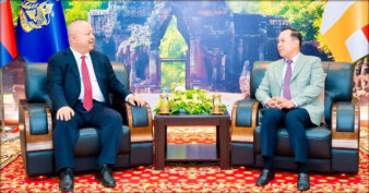 ឯកឧត្តមរដ្ឋមន្ត្រី ហួត ហាក់ ពិភាក្សាការងារជាមួយក្រុមហ៊ុនអាកាសចរណ៍មួយ ដើម្បីពង្រីកបណ្តាញជើងហោះហើរ និងជំរុញកំណើនទេសចរណ៍កម្ពុជា