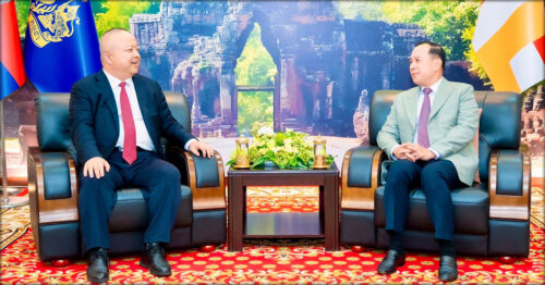 ឯកឧត្តមរដ្ឋមន្ត្រី ហួត ហាក់ ពិភាក្សាការងារជាមួយក្រុមហ៊ុនអាកាសចរណ៍មួយ ដើម្បីពង្រីកបណ្តាញជើងហោះហើរ និងជំរុញកំណើនទេសចរណ៍កម្ពុជា