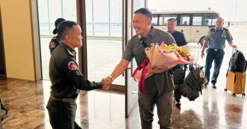 ឥណ្ឌូនេស៊ី បញ្ជូននាយទាហានបន្តវេនចំនួនពីរ (២) រូបដើម្បីផ្ទៀងផ្ទាត់ និងធានាការអនុវត្តបទឈប់បាញ់ ក៏ដូចជាវិធានការនានា