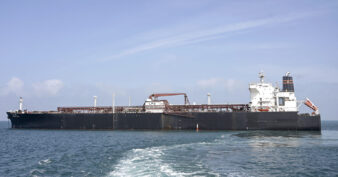 នាវាដឹកប្រេងរបស់ជប៉ុនមួយគ្រឿងទៀត បានបើកឆ្លងកាត់ច្រកសមុទ្រហ័រដោយសុវត្ថិភាព