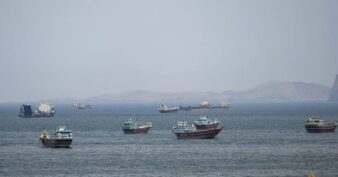 អ៊ីរ៉ង់រឹបអូសកប៉ាល់ ២គ្រឿងនៅច្រកសមុទ្រហ័រមូស ក្រោយអាមេរិកបន្តអនុវត្តបទឈប់បាញ់