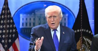 លោក ដូណាល់ ត្រាំ គំរាមបំផ្លាញស្ពាននិងរោងចក្រថាមពលទាំងអស់របស់អ៊ីរ៉ង់ក្នុងរយៈពេល ៤ម៉ោង បើអ៊ីរ៉ង់មិនព្រមបើកច្រកសមុទ្រហ័រមូសឡើងវិញនៅថ្ងៃស្អែកនេះ