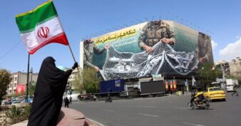 អ៊ីរ៉ង់យល់ព្រមធានាសុវត្ថិភាពសម្រាប់ចរាចរណ៍ឆ្លងកាត់ច្រកសមុទ្រហ័រមូសរយៈពេល ២សប្តាហ៍