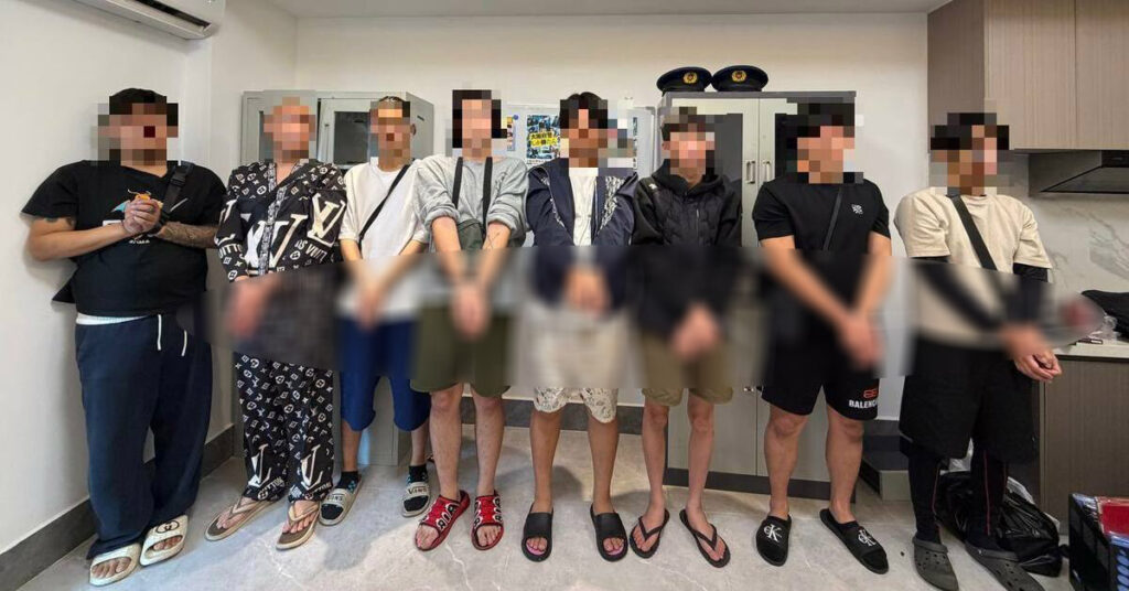 សមត្ថកិច្ចបង្ក្រាបទីតាំងឆបោកតាមអនឡាញនៅក្នុងបន្ទប់ខុនដូ អគារ JD Polman ខណ្ឌសែនសុខឃាត់ខ្លួនជនបរទេស៨នាក់ ដែលក្លែងជានគរបាលជប៉ុន