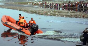 ទូកមួយគ្រឿងបានបើកទៅបុកស្ពាននៅឥណ្ឌា បណ្តាលឱ្យមនុស្ស​ ១០នាក់បាត់បង់ជីវិត និងជាច្រើននាក់កំពុងបាត់ខ្លួន