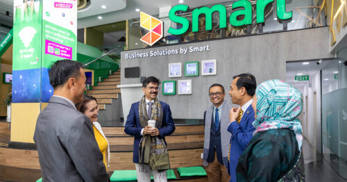 ធនាគារ មេយប៊ែង និងក្រុមហ៊ុន ស្មាត អាស្យាតា សហការជំរុញការអភិវឌ្ឍហេដ្ឋារចនាសម្ព័ន្ធឌីជីថល និងបណ្ដាញ 5G នៅកម្ពុជា